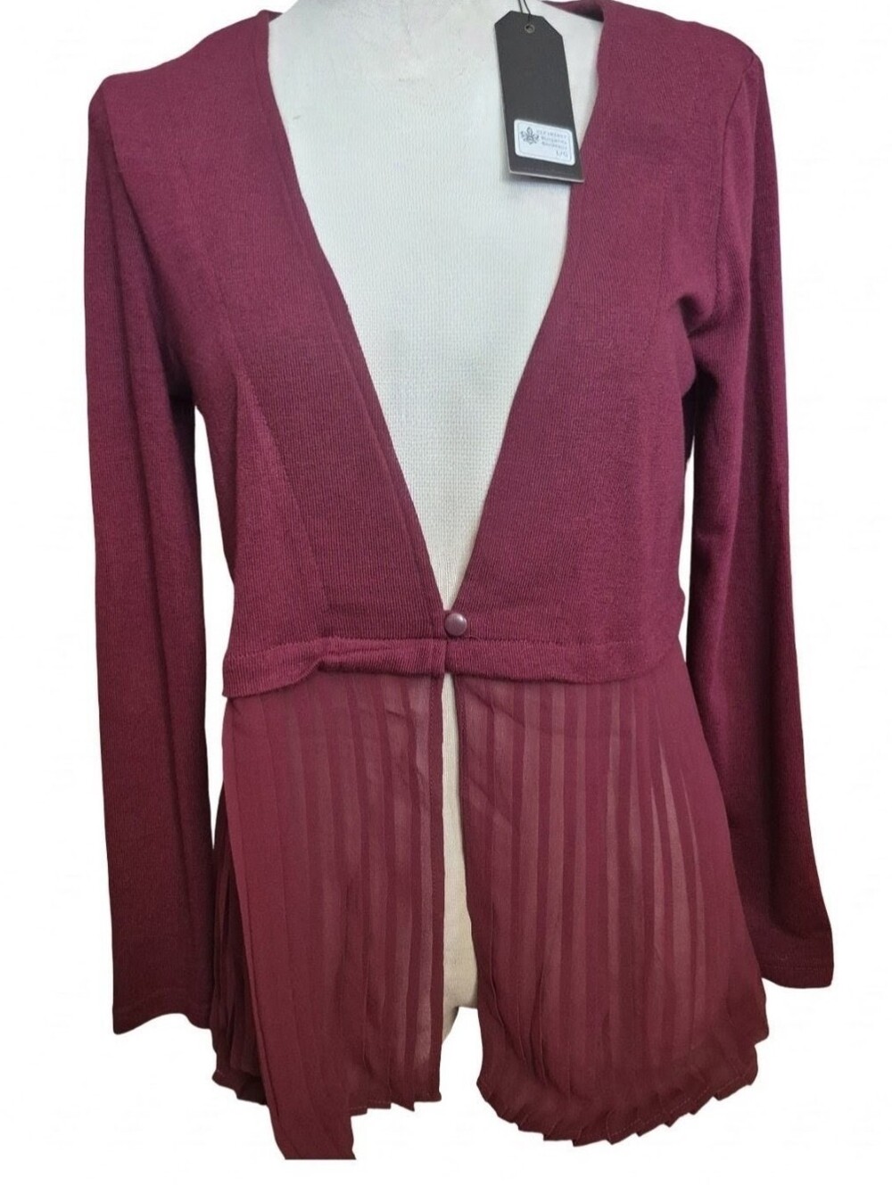 NWT Coupe Collection Size L Sweater